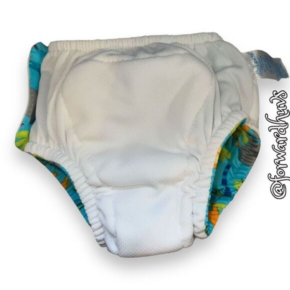 Bundle Sale 3 for $15 | i Play 12 month Diaper | 18-22 lbs UPF 50+ - Picture 4 of 5